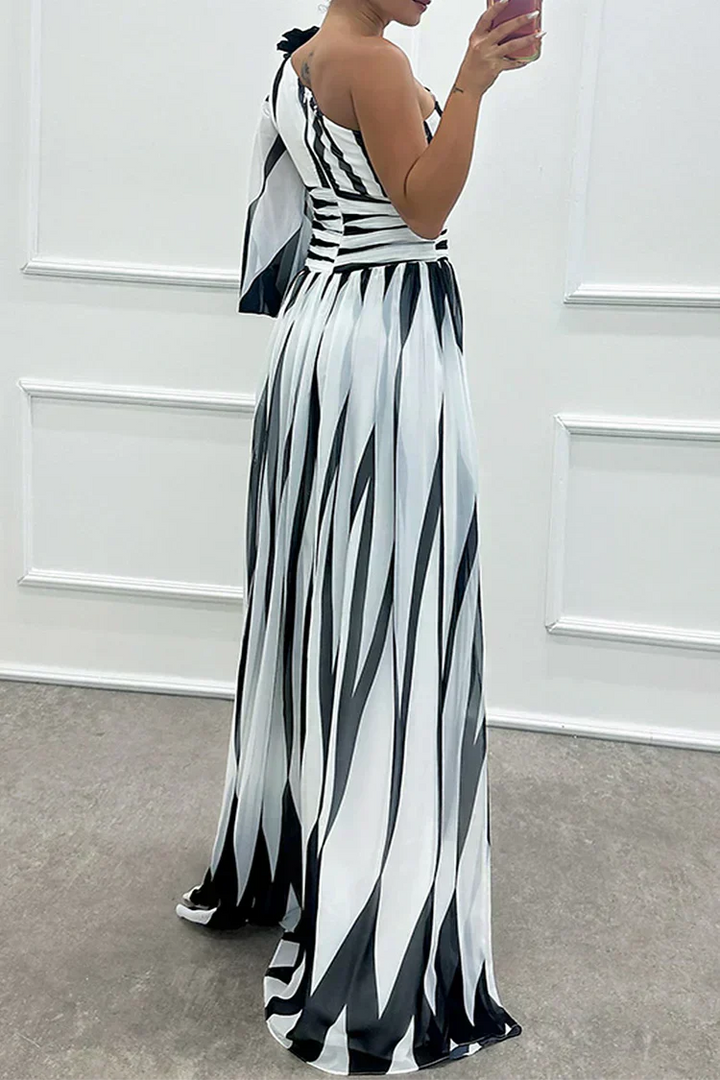Fenna™ - Elegant Long Dress with One Shoulder
