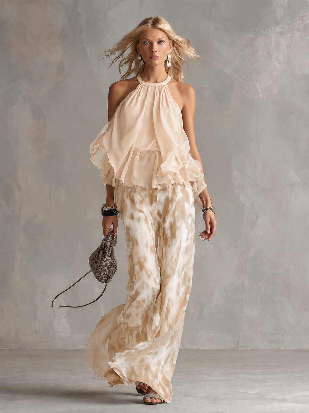 Elise | Elegant and lightweight suit with fluid top Beige